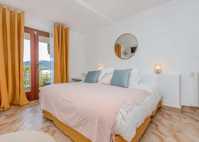 Puccinelli לינה וארוחת בוקר *