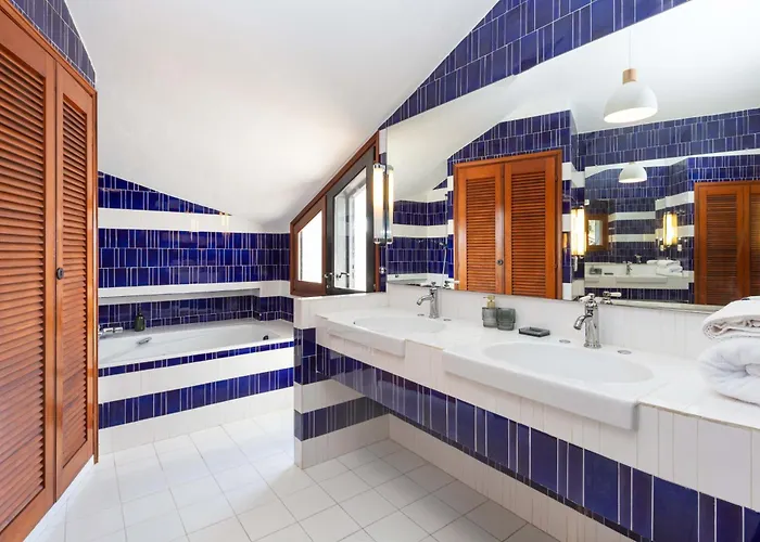 Puccinelli לינה וארוחת בוקר