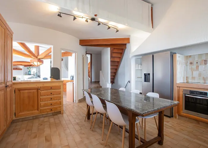 לינה וארוחת בוקר Puccinelli *