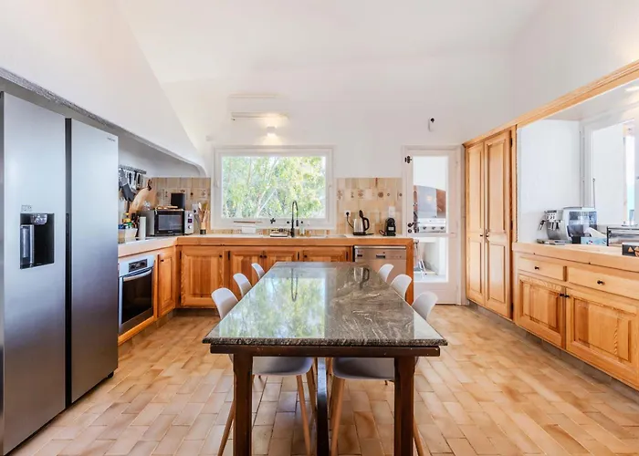 Puccinelli לינה וארוחת בוקר *